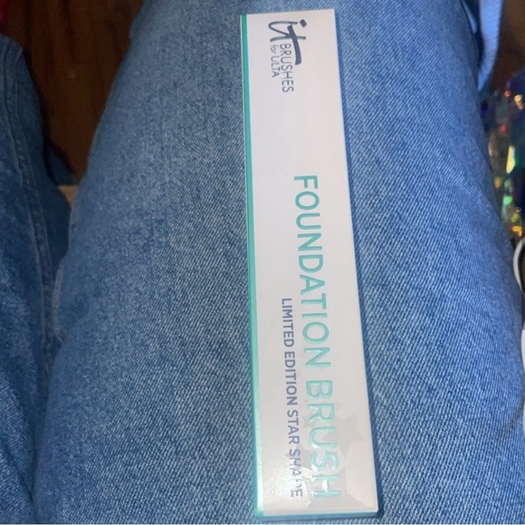 IT Cosmetics Limited Edition Super Star Foundation Brush bundle - Picture 6 of 10